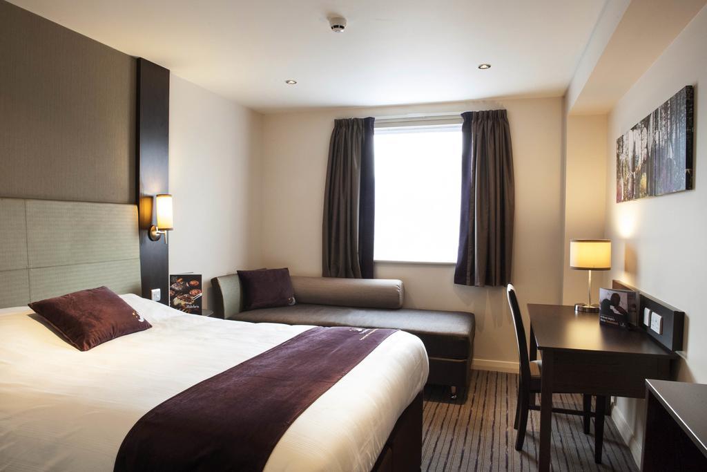 Premier Inn London City - Aldgate חדר תמונה